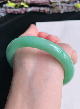 5月新品 鸿玉翡翠58圈口冰糯种满色满绿圆条玉手镯女款37F70529