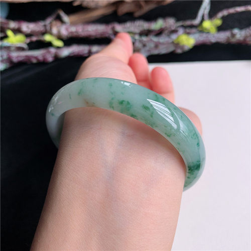 7月新品 鸿玉翡翠57圈口冰糯种飘绿花正圈玉手镯女款正品15Y90703