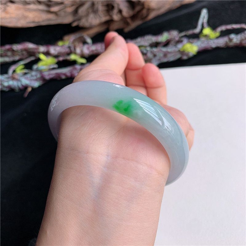 7月新品 鸿玉翡翠60圈口冰糯种飘阳绿正圈玉手镯女款正品10JJ0713
