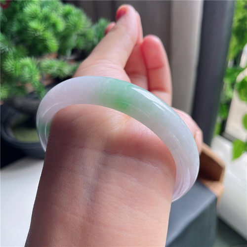 9月新品鸿玉翡翠57圈口冰糯种紫韵底飘阳绿正圈手镯女款30T20930