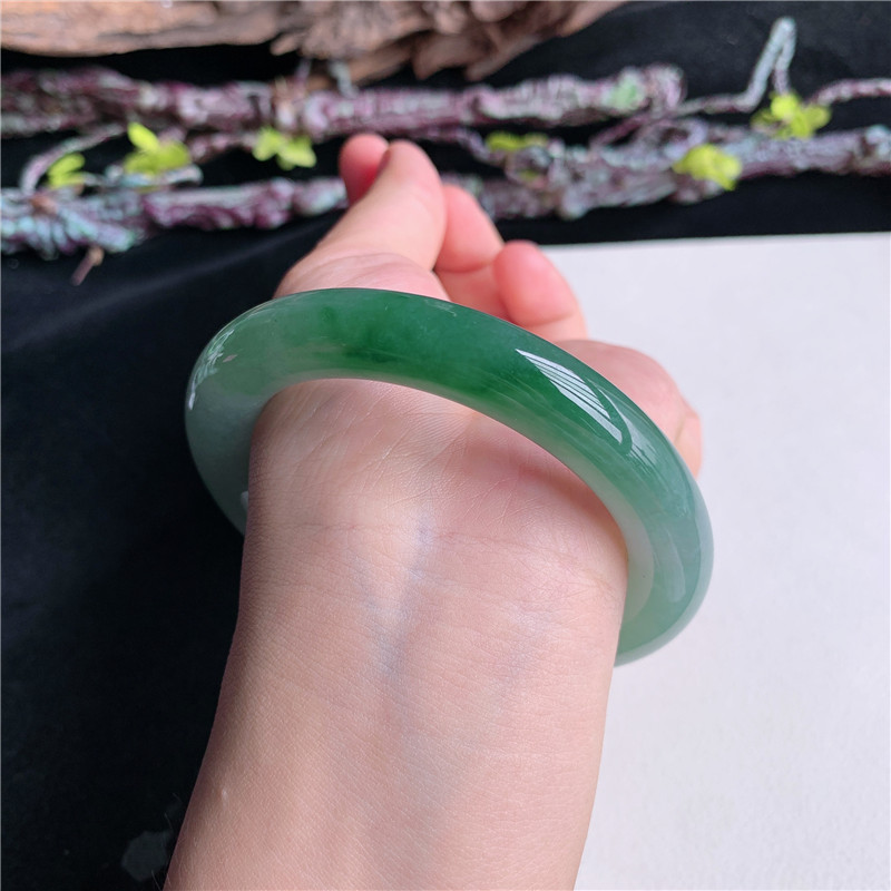 7月新品 鸿玉翡翠58圈口冰种飘阳绿圆条玉手镯女款正品10B70716