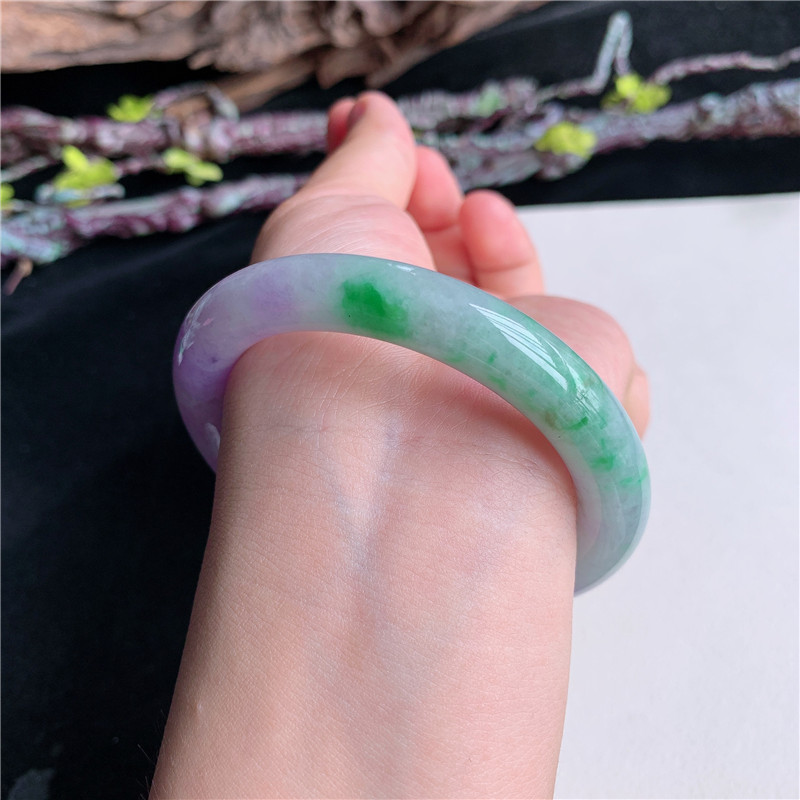 7月新品鸿玉翡翠55圈口冰糯种紫罗兰飘阳绿圆条玉手镯女款6X20715