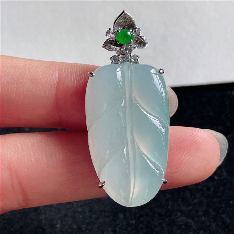 9月新品 鸿玉翡翠18k金镶嵌冰种晴水底金枝玉叶精美吊坠 A880919图片