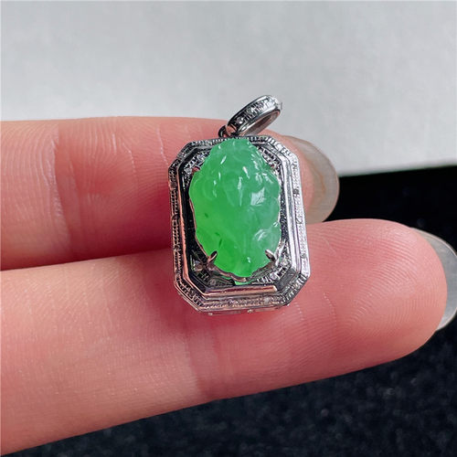 9月新品 鸿玉翡翠18k金镶嵌冰糯种满色满绿招财金蟾吊坠 A880919