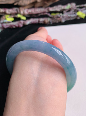 5月新品 鸿玉翡翠53圈口冰糯种春彩飘绿圆条玉手镯女款8Q70509