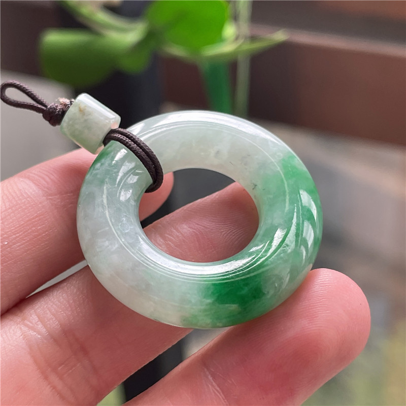 7月新品 鸿玉翡翠冰糯种飘阳绿平安玉环精美吊坠 正品A货 A610717