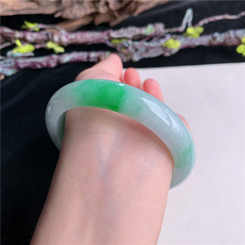 6月新品 鸿玉翡翠60圈口冰糯种飘阳绿正圈玉手镯女款正品7B50625