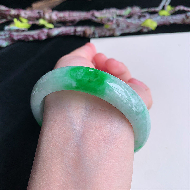 5月新品 鸿玉翡翠56圈口冰糯种飘阳绿正圈玉手镯女款正品3B20515