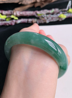 6月新品 鸿玉翡翠57圈口冰糯种飘绿花正圈玉手镯女款正品10F30617