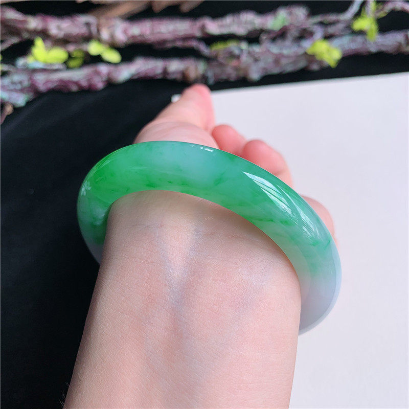 5月新品 鸿玉翡翠56圈口冰种紫底飘阳绿正圈玉手镯女款39R70527