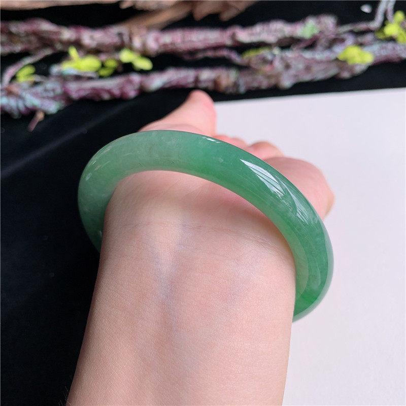 6月新品鸿玉翡翠55圈口冰糯种满色满绿圆条玉手镯女正品14D10530