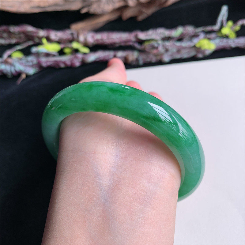 6月新品 鸿玉翡翠60圈口冰糯种满绿阳绿正圈玉手镯女款50JJ0602