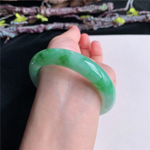 7月新品 鸿玉翡翠57圈口冰糯种飘阳绿正圈玉手镯女款正品1V60710