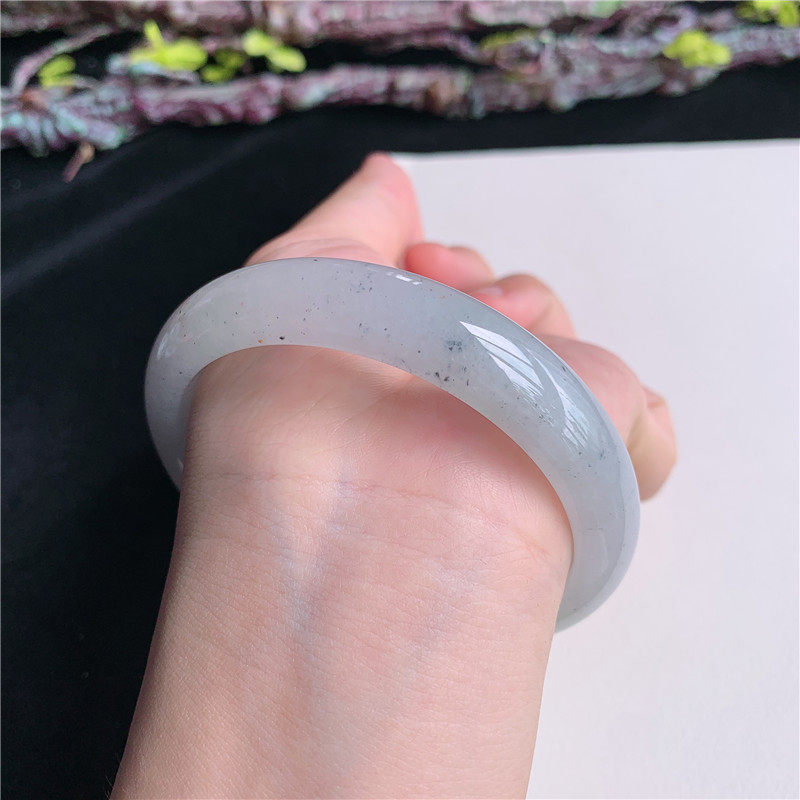 6月新品 鸿玉翡翠60圈口冰糯种飘乌鸡正圈玉手镯女款正品8D70530