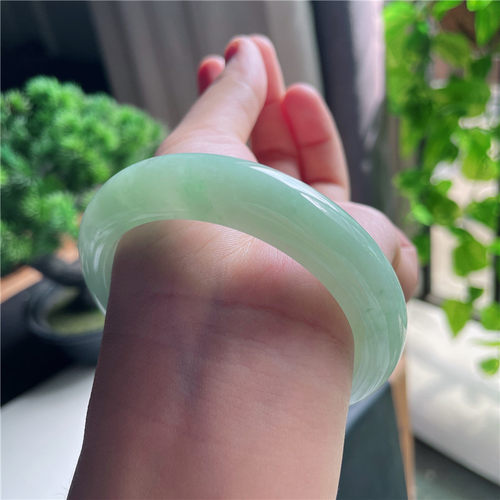 10月新品 鸿玉翡翠56圈口冰糯种晴水底正圈玉手镯女款15V41008