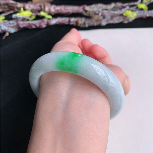 5月新品 鸿玉翡翠55圈口冰糯种飘阳绿正圈玉手镯女款正品21T20520