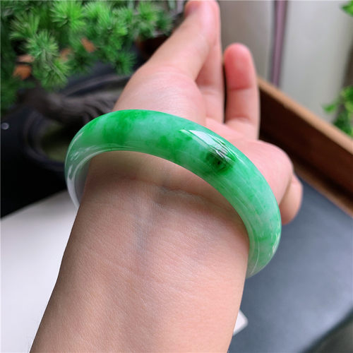 9月新品 鸿玉翡翠54圈口冰糯种飘阳绿正圈玉手镯女款正品7B70905
