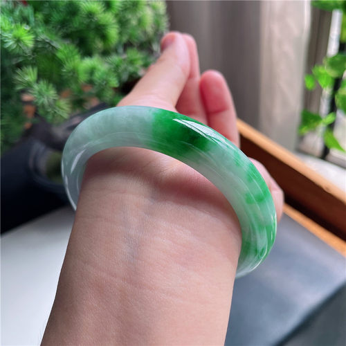 9月新品 鸿玉翡翠58圈口冰种飘阳绿正圈玉手镯女款正品17F70915