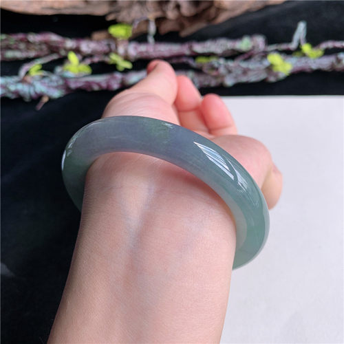 8月新品 鸿玉翡翠54圈口冰糯种春带彩圆条玉手镯女款正品4J60806