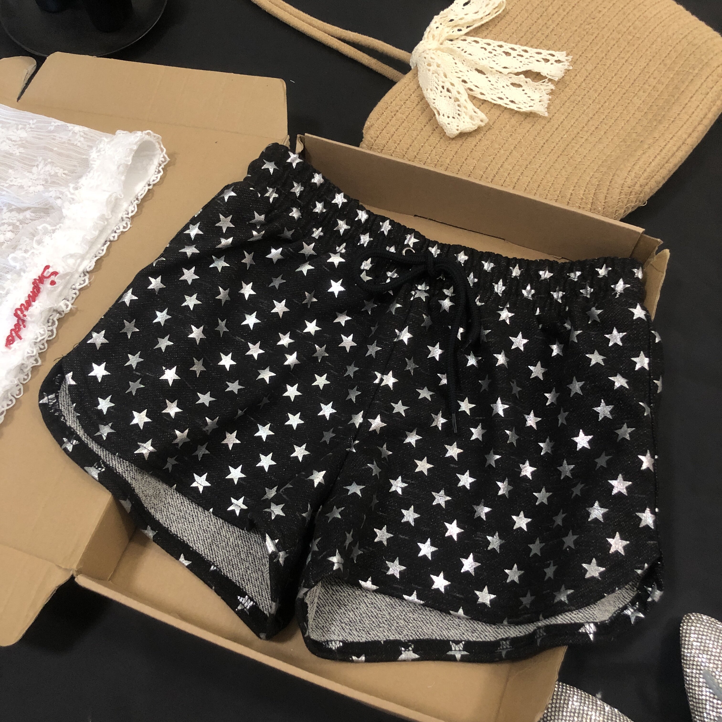 小星星印花休闲宽松黑色运动跑步短裤女新款外穿夏显瘦热裤