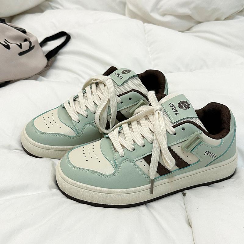 低帮通勤百搭板鞋透气小白鞋皮面