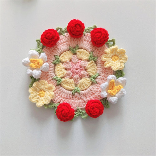 手工钩织广志美伢的花杯垫成品