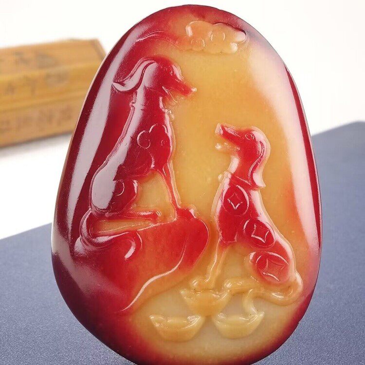 保真新疆和田玉生肖狗吊坠