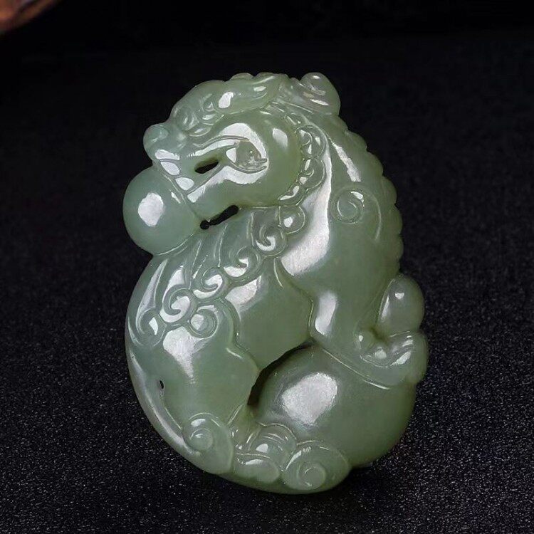 和田玉貔貅吊坠男女款晴水皮丘