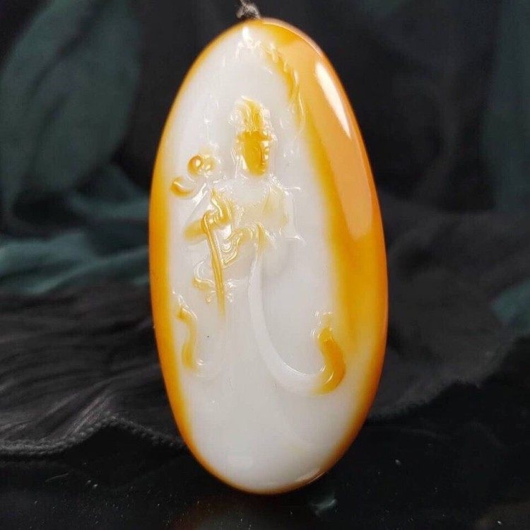 新疆和田玉观音吊坠羊脂级洒金皮原石籽料精雕观音挂件男女款玉坠