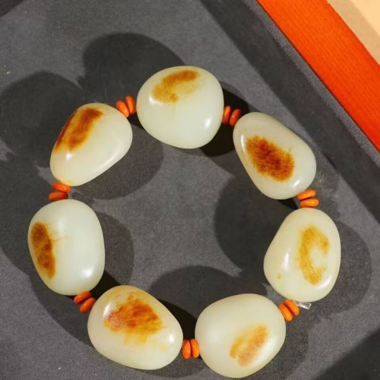 羊脂级白玉带皮原石籽料手链