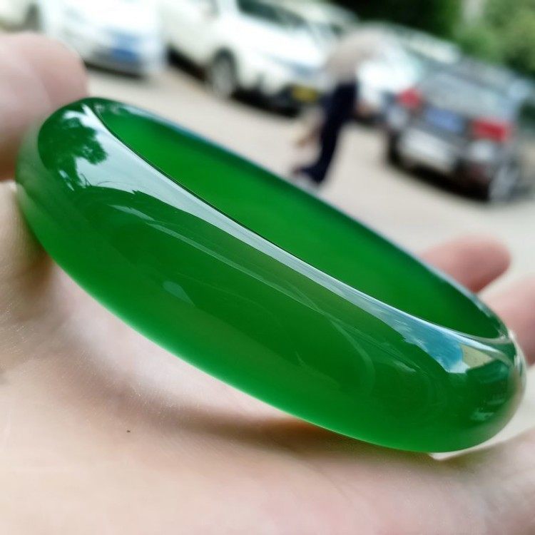 巴西帝王绿玛瑙少女a货玉髓手镯