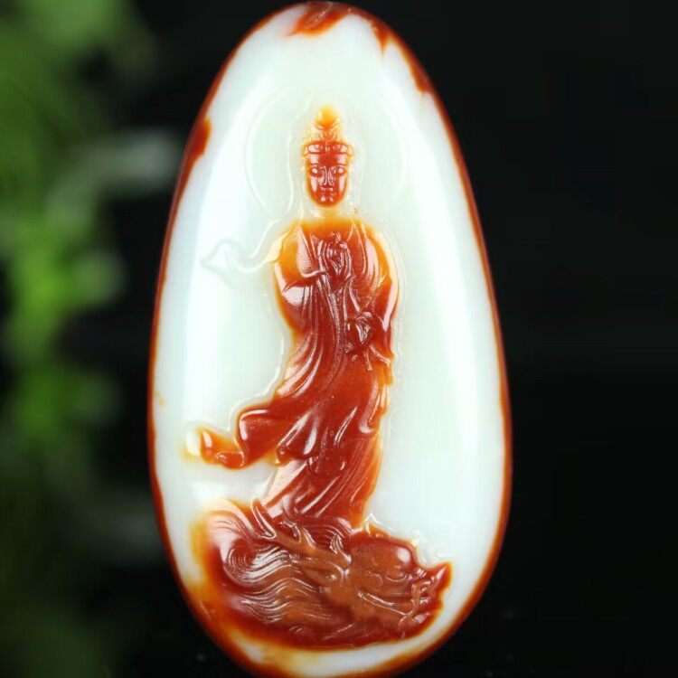 和田玉籽料羊脂白玉御龙观音吊坠