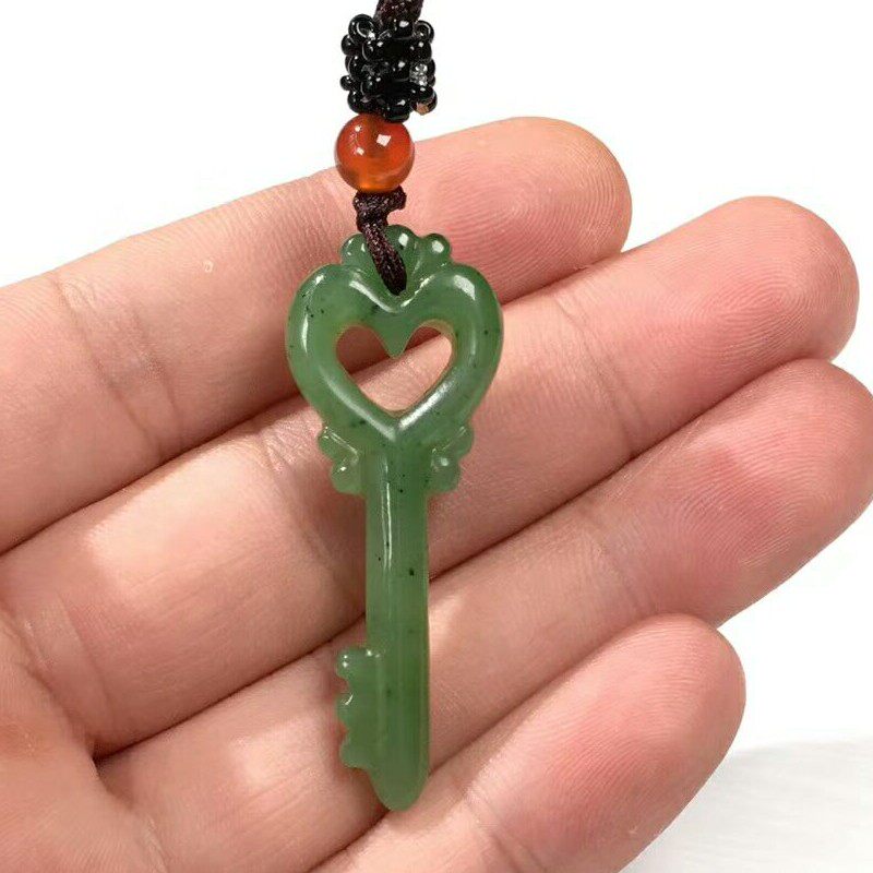 工艺品钥匙挂件新疆和田玉送证