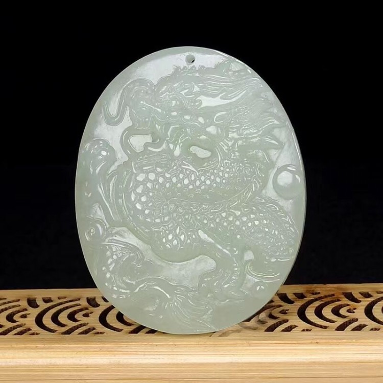 天然和田玉龙牌吊坠羊脂白玉