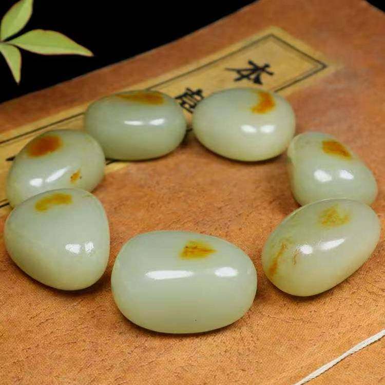 白玉原石籽料带黄沁皮手链手串