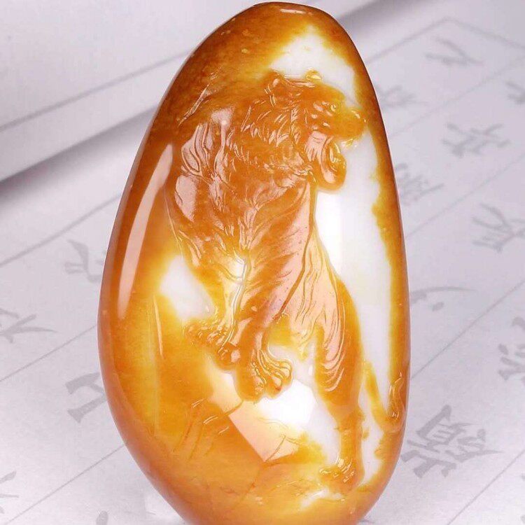 新疆和田玉生肖虎挂件籽料原石俏雕虎虎生威手把件手玩件男款包邮