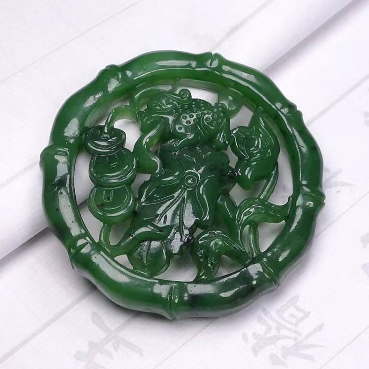 天然新疆和田玉莲花吊坠