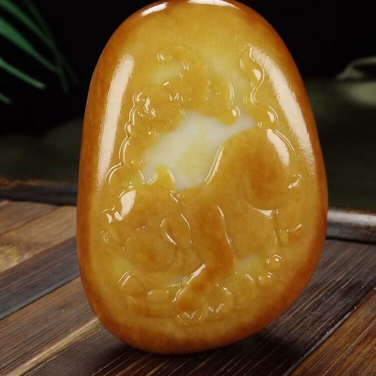 新疆和田玉生肖福猪吊坠