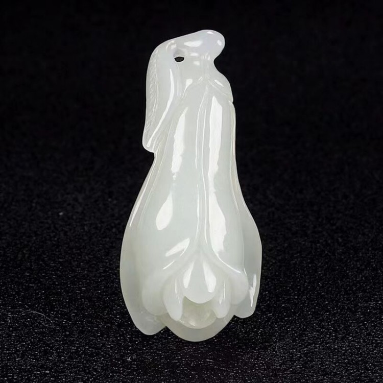 天然女款花开富贵证书新疆和田玉