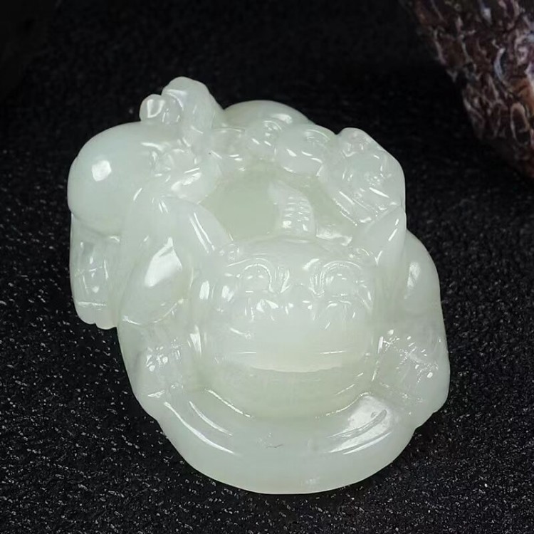 和田玉白玉霸王貔貅吊坠玉坠挂件