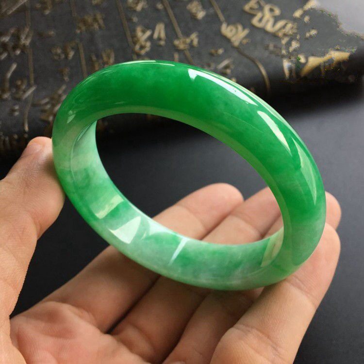 天然缅甸老坑冰糯种女款翡翠手镯
