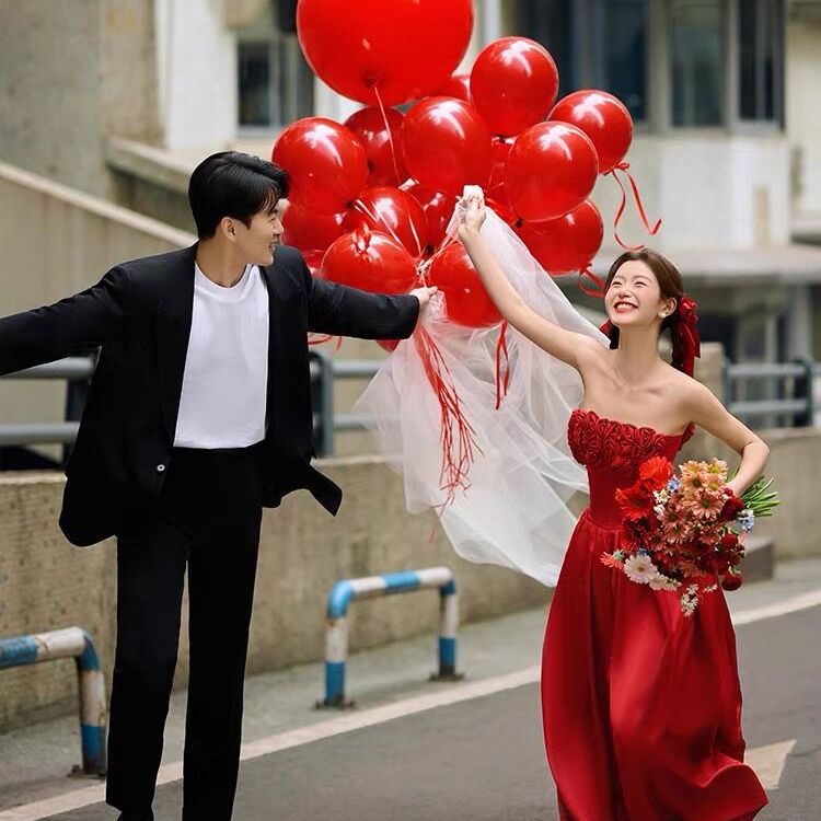 红色抹胸花朵情侣新娘晨袍订婚服