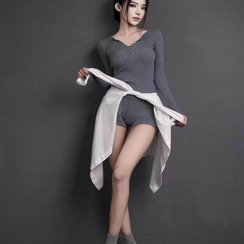 影楼纯欲灰色针织套装女生摄影服