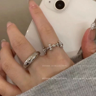 冷淡风~银色花纹十字架戒指女小众设计ins轻奢食指戒个性情侣对戒
