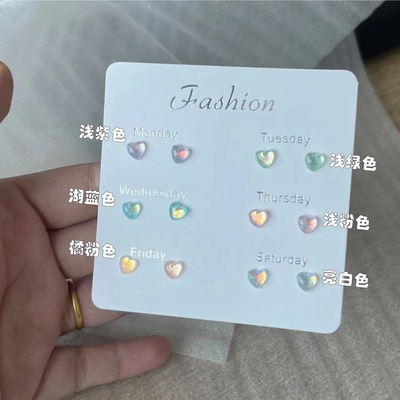 新款幻彩小爱心透明树脂耳钉女ins学生养耳棒抗过敏小巧可爱耳环