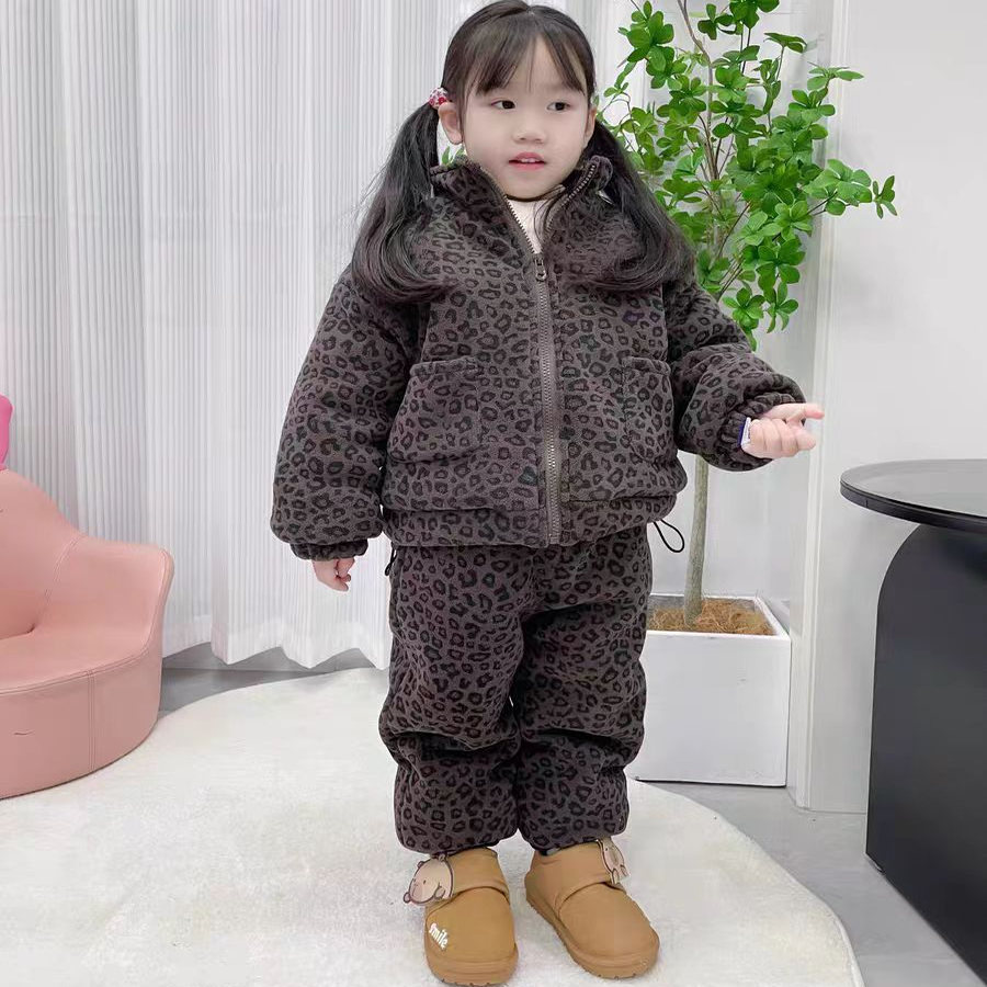 男女童运动服套装冬季男孩加绒加厚韩版休闲两件套宝宝豹纹棉衣