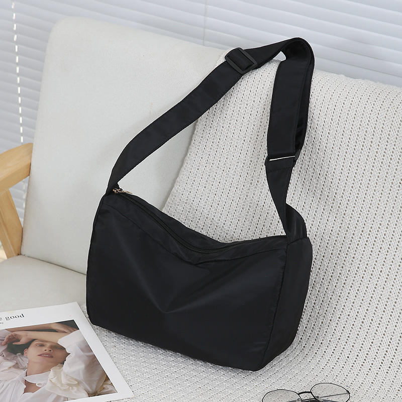 女包旅行包爬山户外运动包包