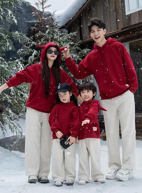 亲子装冬色卫衣一家74018秋三四口2025新款款高端母女家庭运动红