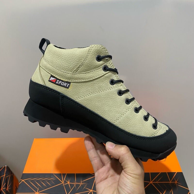 摩纳哥登山鞋户外运动轻量防滑防马丁靴