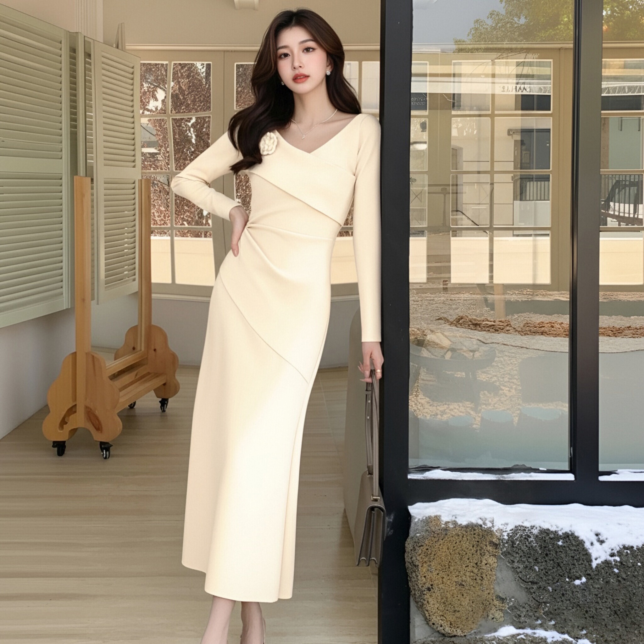 送胸花大气温柔气质长裙2025秋季新款高级感打底长袖连衣裙D4012A